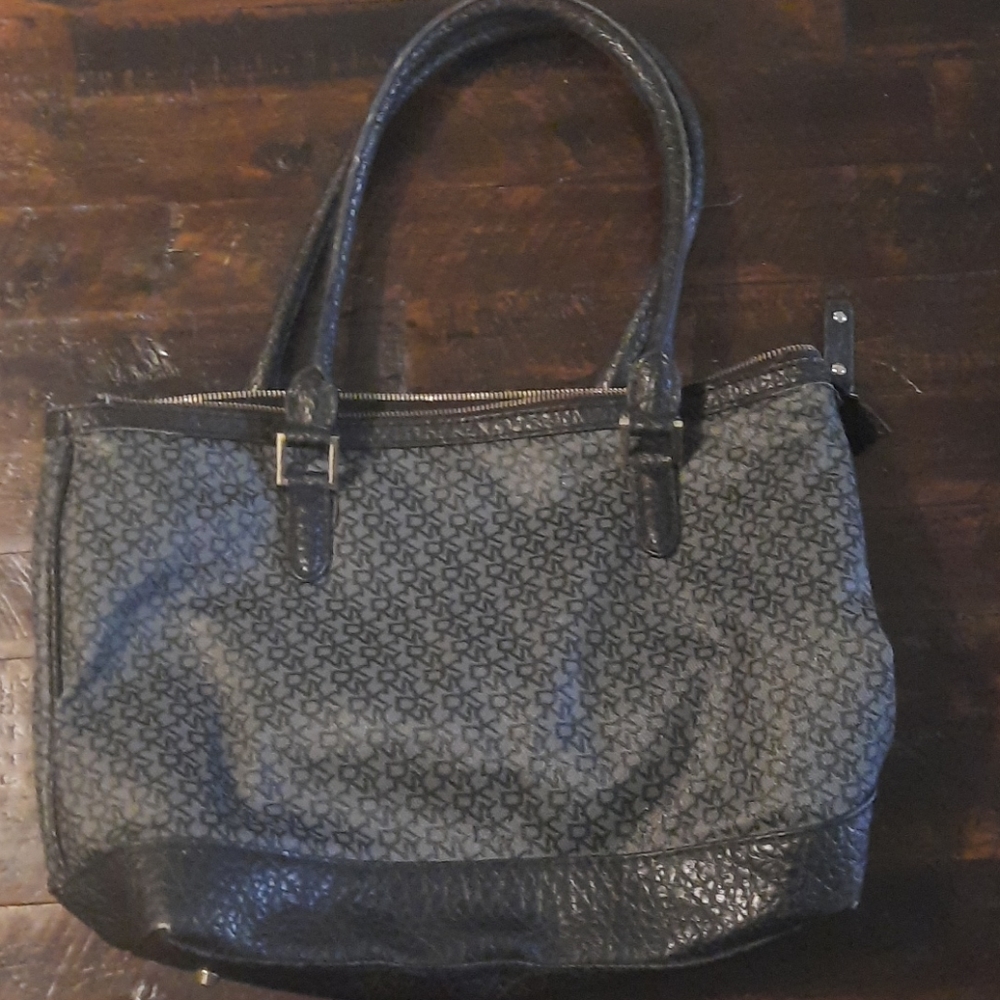 Purse‎